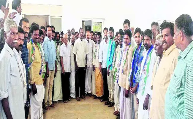 Many People Joined  YSR Congress Party Under The Guidance Of MLC Gangulala Prabhakar Reddy - Sakshi