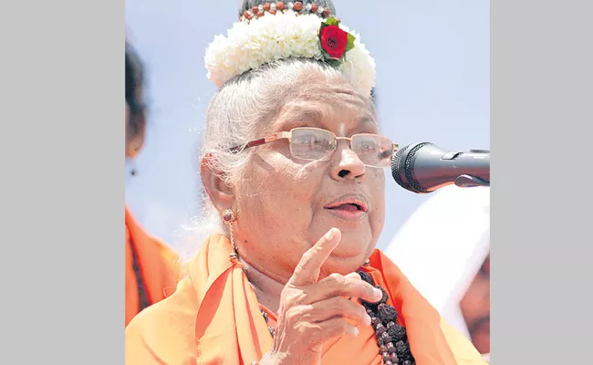 Mata Mahadevi passes away - Sakshi