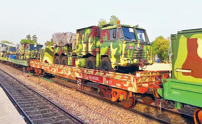 1.5 Lakhs Jawans And 60 Special Trains For Lok sabha Elections - Sakshi