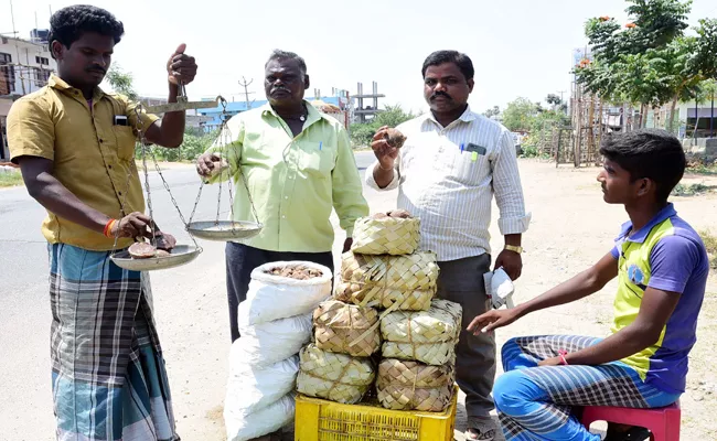 Tasty Jaggery Sales At Jangaon - Sakshi