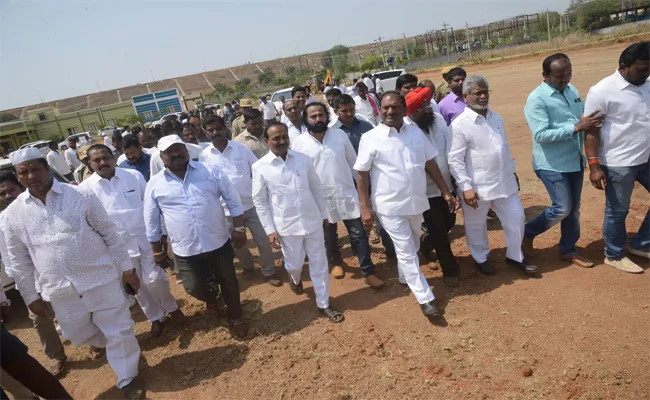 Arrange Arrangements In KCR Meeting At Karimnagar - Sakshi