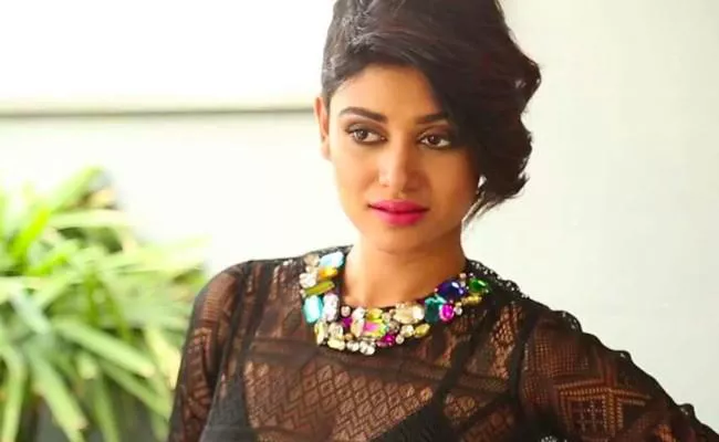 Another Case File on Actress Oviya - Sakshi