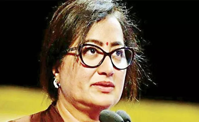 Sumalatha Fires on CM Kumara Swamy - Sakshi