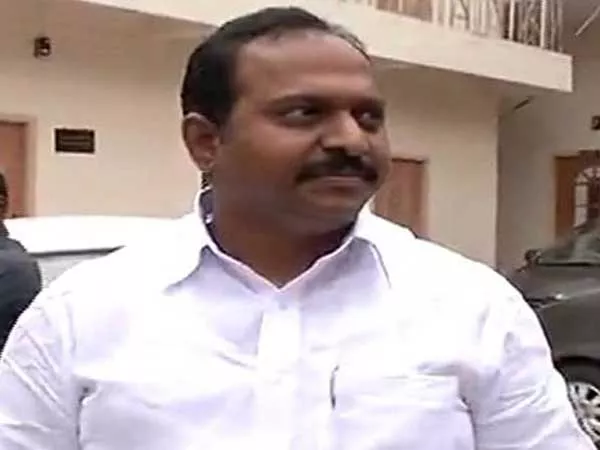 I tried hard to release Sudhakarreddy says Tdp leader Sathish reddy  - Sakshi