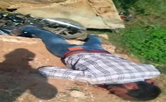 Young Man Is Dead To Road Accident In Tiruvuru - Sakshi