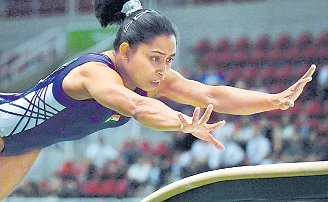 Dipa Karmakar to skip Doha World Cup after aggravating knee injury during vault final - Sakshi