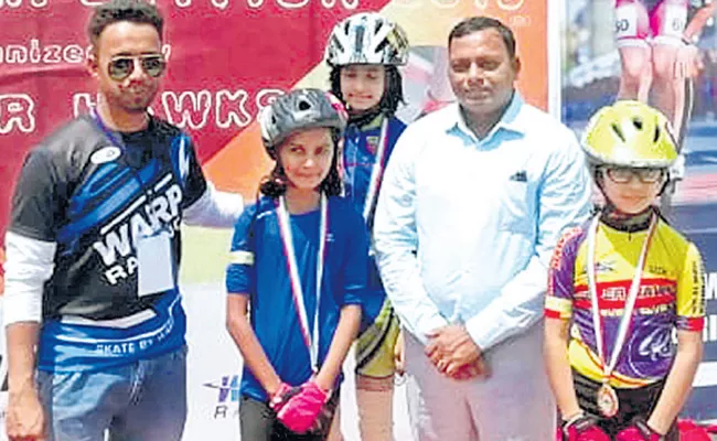 Anya Khurana  Wins Gold Medal in Skating Championship - Sakshi