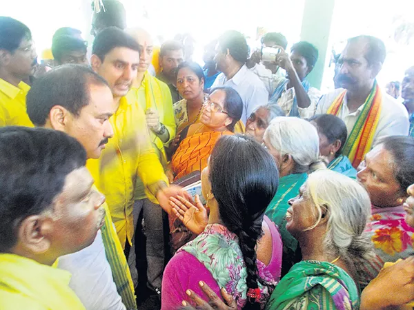 Shock to Nara Lokesh In Election Campaign By People - Sakshi