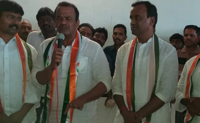 Komatireddy Venkat Reddy Public Meeting At Bhongir - Sakshi