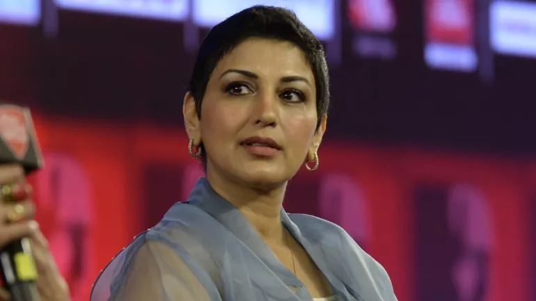 Sonali Bendre Said When I Got Cancer I Went To A Psychiatrist - Sakshi