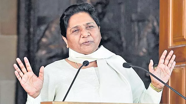 mayawati not contest lok sabha polls - Sakshi