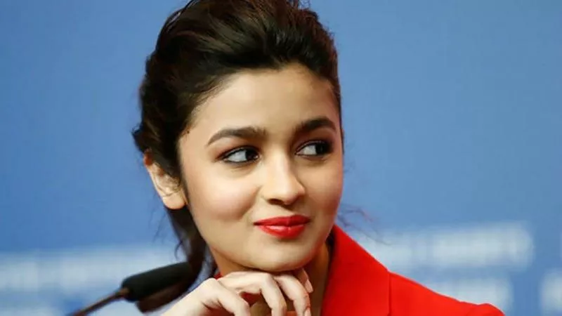 Alia Bhatt Pairing With Salman in Bhansali's Inshallah - Sakshi