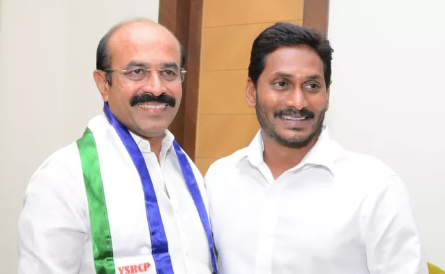 Kurnool MLA SV Mohan Reddy Joins YSRCP At Presence Of YS Jagan - Sakshi