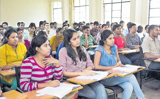 351 colleges  lid in three years - Sakshi