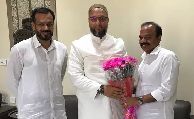 Asaduddin Owaisi assures G Ranjit reddy in CHEVELLA constituency  - Sakshi