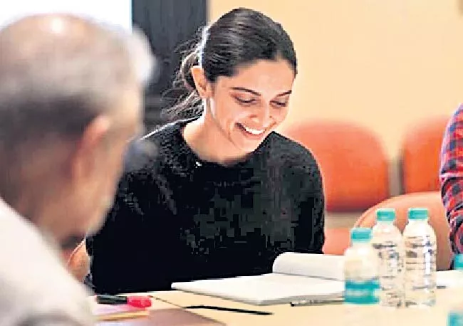 Deepika Padukone kicks off prep for Meghna Gulzar Chhapaak - Sakshi