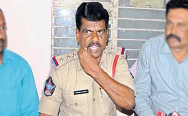 Gorantla Madhav Resination Wantedly Not Accepting By Police Authorities - Sakshi