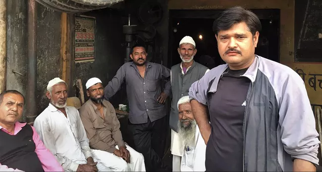 Muslims in Muzaffarnagar Debate Whether To Vote For Jat Candidate - Sakshi