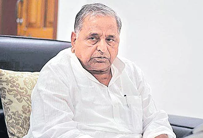 Mulayam Singh Yadav Missing On Samajwadi Party List Of Campaigner - Sakshi