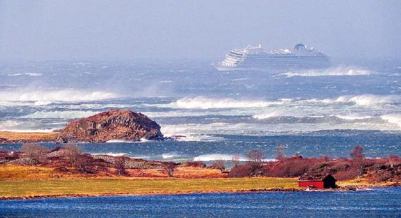 Norway cruise ship arrives at port - Sakshi