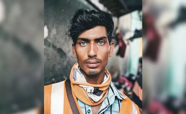 Bangladeshi Worker Photo Captured In Malaysia Goes Viral - Sakshi