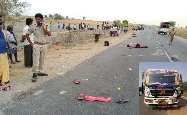 Siva Devotees Died In Lorry Accident Kurnool - Sakshi