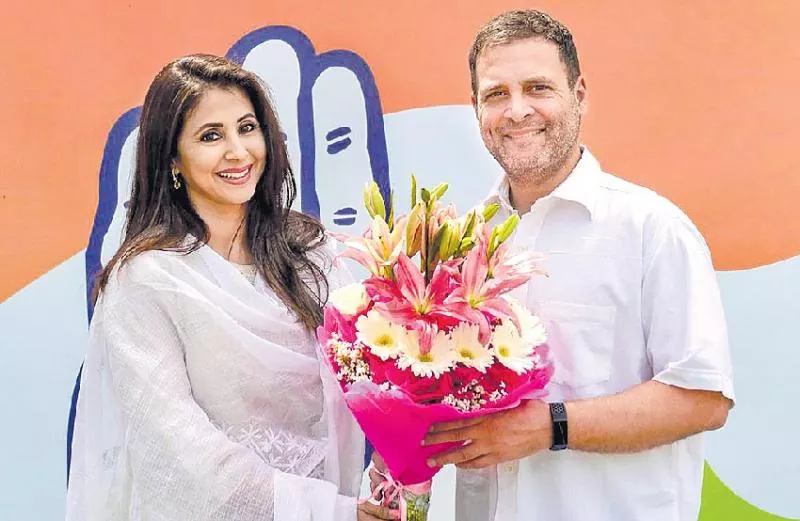 Bollywood actress Urmila matondkar join in congress party - Sakshi