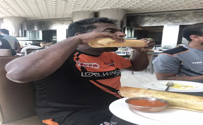 Muralitharan, IPl 2019, From Doosra To Dosa Photo Goes Viral In Social Media - Sakshi