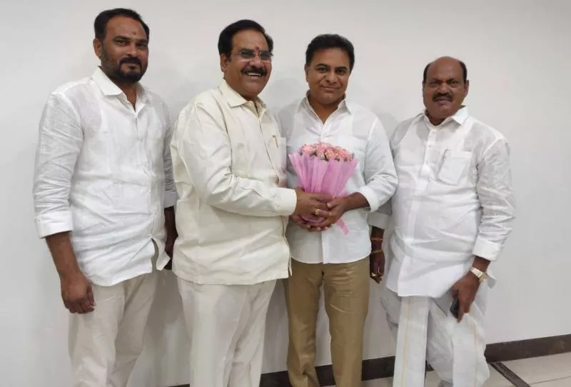 Congress EX MLC Narsa Reddy Joins TRS - Sakshi