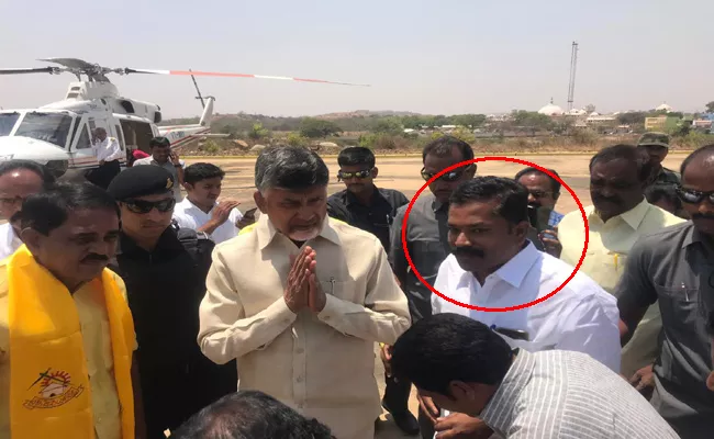 Constable Supporting TDP Government In Anantapur - Sakshi