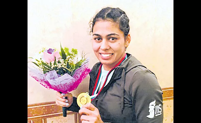 Wrestling: Pooja Dhanda wins gold, Sakshi Malik takes silver 