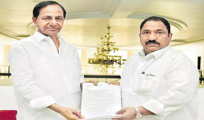 Sandra Venkata Veeraiah Meets KCR In Pragathi Bhavan - Sakshi