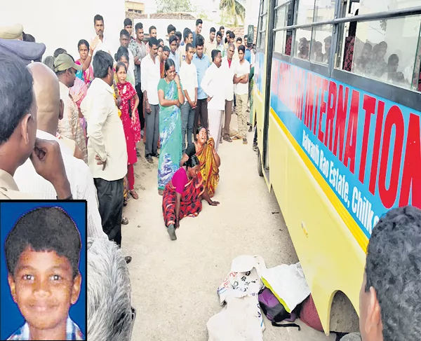 Student killed with bus accident - Sakshi