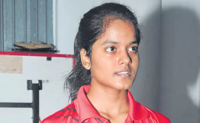 Naga Shravani was selected for national level table tennis tournament 15 times - Sakshi