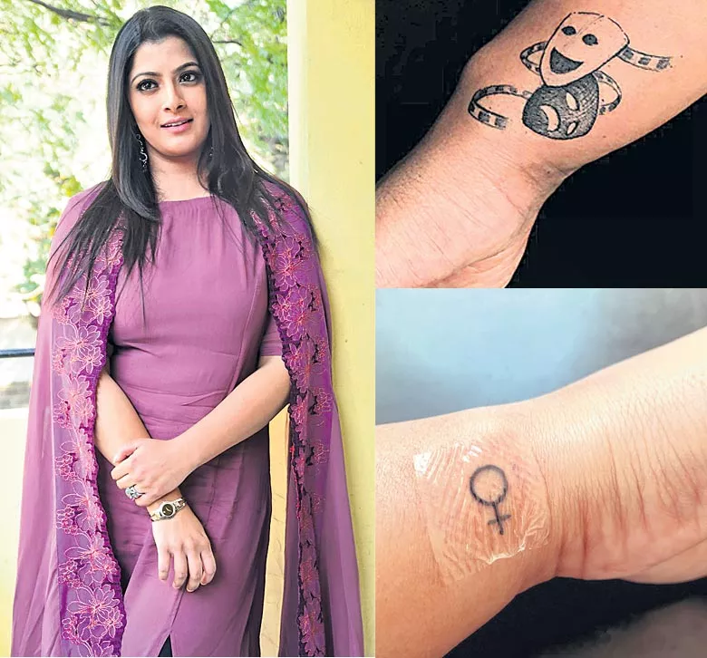 Varalakshmi Sarathkumar gets a new mask tattoo on her hand - Sakshi