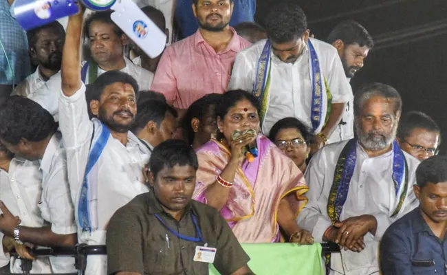 YS Vijayamma Speech In Amadalavalasa - Sakshi