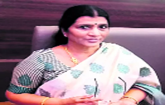 Laxmi Parvathi Fires On Chandrababu - Sakshi