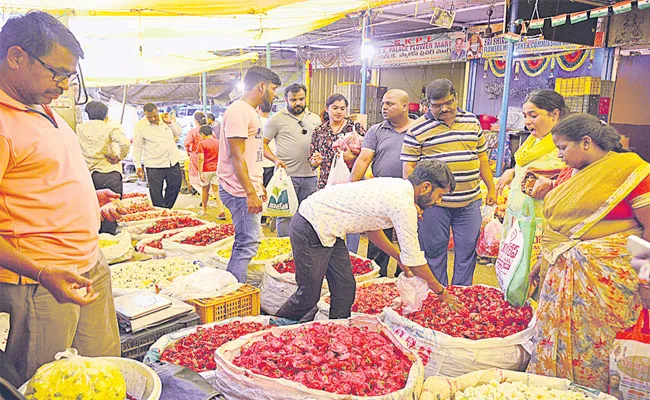 Flower Markets Bussy With Maha Shivarathri Festival - Sakshi