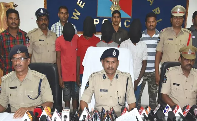 Four Members Arrest in Sridharani Murder Case West Godavari - Sakshi