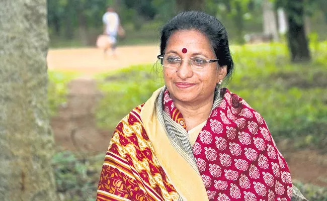 Vasanthi is the mother we see now Atmanandamayi - Sakshi