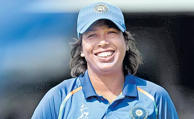 Jhulan Goswami top ranked in womens bowling rankings - Sakshi