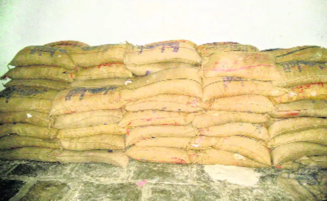 Rice And Kerosene Cut In Ration Shop - Sakshi