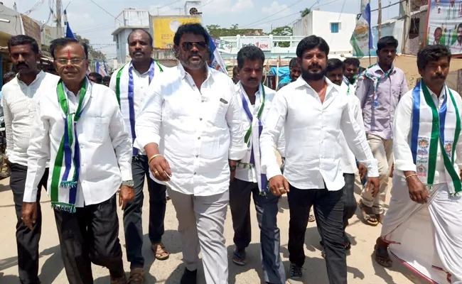 YSRCP Bike Rally Becomes Huge Success In Kuppam - Sakshi