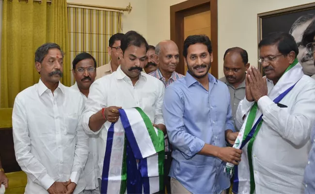 Pocha Brahmananda Reddy Joins YSR Congress Party - Sakshi