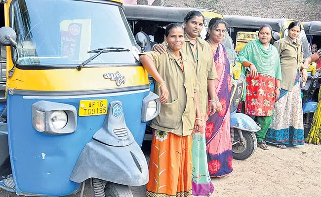 Women auto drivers have a lot of facilities in the city - Sakshi