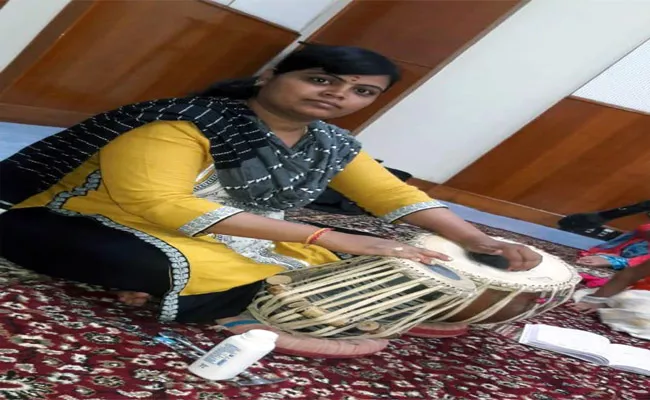 Payal Have Talent In Tabla Profession in Nizamabad - Sakshi