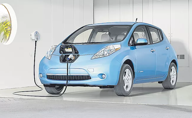 Electric Cars upto Rs 15 lakh to get cheaper by 1.5 lakh - Sakshi