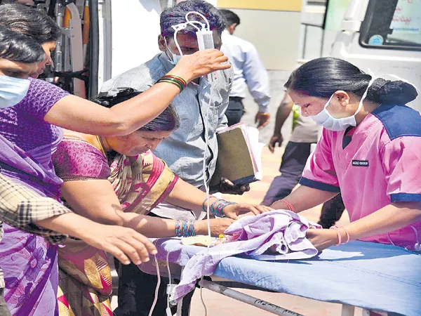 Central govt fires on doctors in infants illness issue - Sakshi