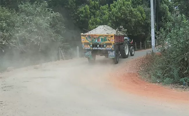 Buska Sand Transporting Illegally in Avanigadda - Sakshi