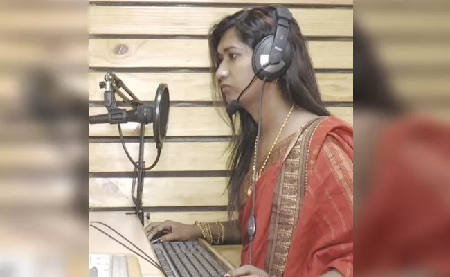 Hijra Radio Jockey in Karnataka Radio Station - Sakshi